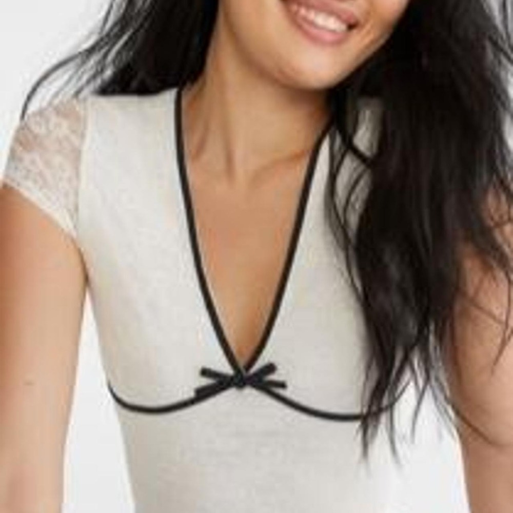 Aéropostale Floral Lace V-Neck Crop Top Stretch Floral Lace Fabric Corset-Style